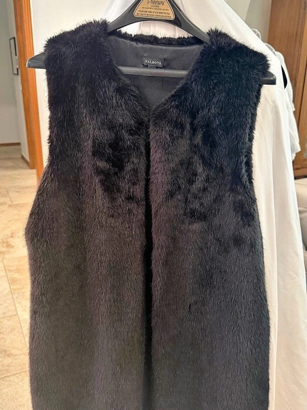 Beautiful Talbots Faux Fur Vest Black Size Medium